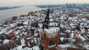 Gardos kulesinin kışın havadan çekilmiş görüntüleri, Belgrad ve Sırbistan
