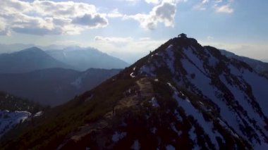 Almanya 'daki Herzogstand dağının hava görüntüleri