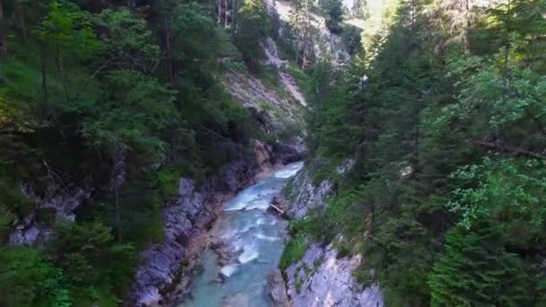 Luftaufnahme Der Schönen Gleirschklamm Unberührte Wasserfälle Der Isarquelle — Stockvideo