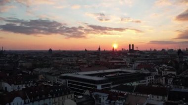 Münih şehir merkezinin hava görüntüsü. Skyline, Frauenkirche, Almanya