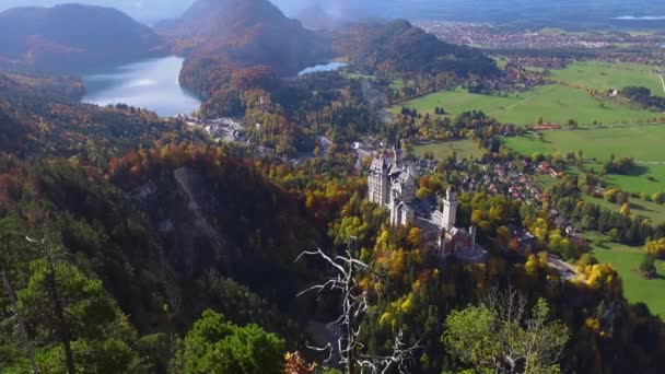 Zdjęcie Lotnicze Pięknego Zamku Neuschwanstein Bayern Niemcy — Wideo stockowe
