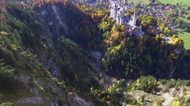 Аэросъемка Красивого Сказочного Замка Нойшванштайн Баварии Германия — стоковое видео