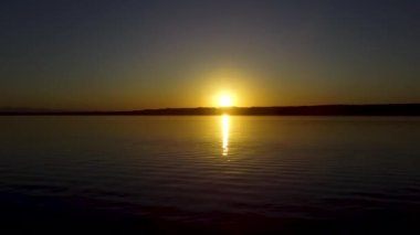 Starnbergersee üzerinde güzel bir günbatımının hava görüntüsü. Alpler arka planda, Almanya Bayern 'de.