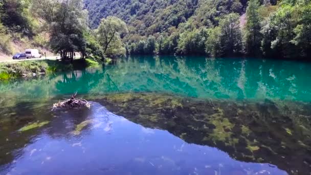 Foto Aérea Hermoso Río Turquesa Una Con Sus Cascadas Bosnia — Vídeos de Stock