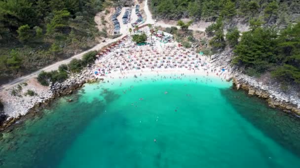 Uitzicht Vanuit Lucht Het Prachtige Marmeren Strand Het Griekse Eiland — Stockvideo