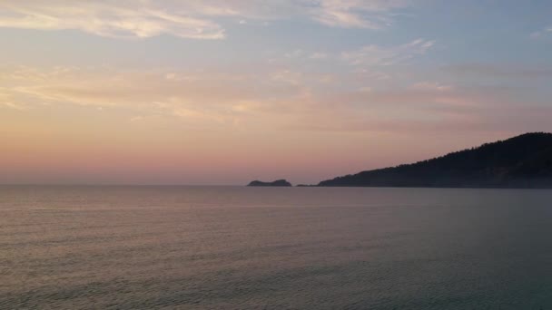 Flygfoto Över Soluppgången Över Vackra Golden Beach Den Grekiska Thassos — Stockvideo