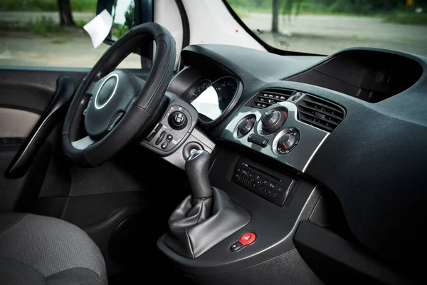 Vehicle interior. Torpedo and steering wheel. Manual Transmission. — 图库照片