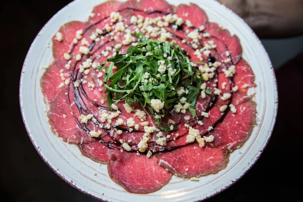  Yemek, lezzetli carpaccio 'ya yakın çekim. 