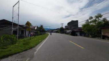 Persada yolunda yavaş ve az sayıda araçla seyahat et.