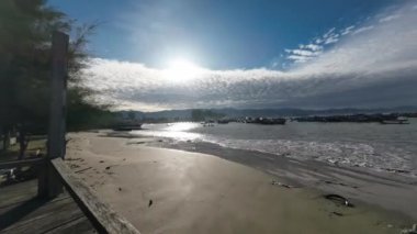 Sabah balıkçı teknelerinin atmosferi ve zaman aşımına uğramış video modu