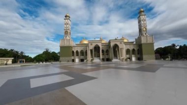 Güneybatı Aceh, Endonezya - Haziran 26: Güneybatı Aceh 'in Büyük Camii' nde Yürüyüş