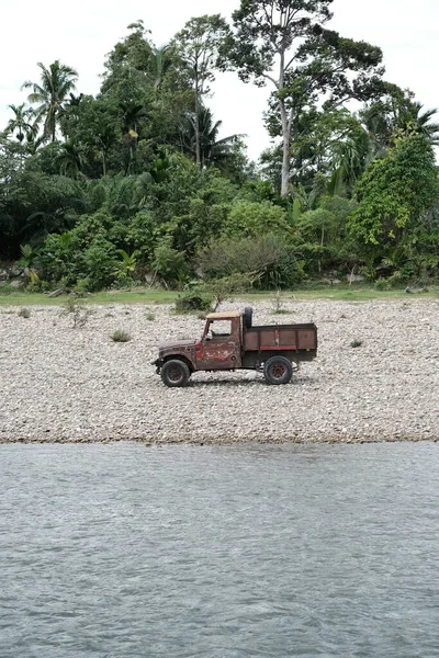 Aceh Barat Daya Indonesia August 2022 Old Jeep Parked River — Stock Photo, Image