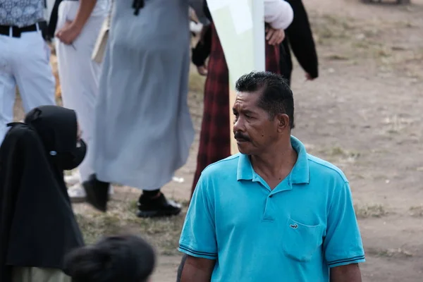 Banda Aceh Indonésia Agosto 2022 Homem Azul Observa Seus Arredores — Fotografia de Stock