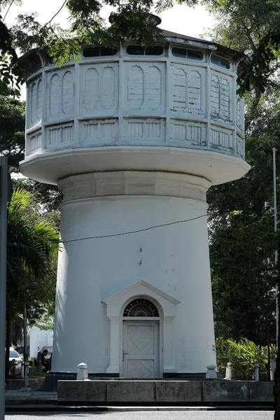Banda Aceh Indonesia August 2022 Small White Tower Which Located — Stock Photo, Image