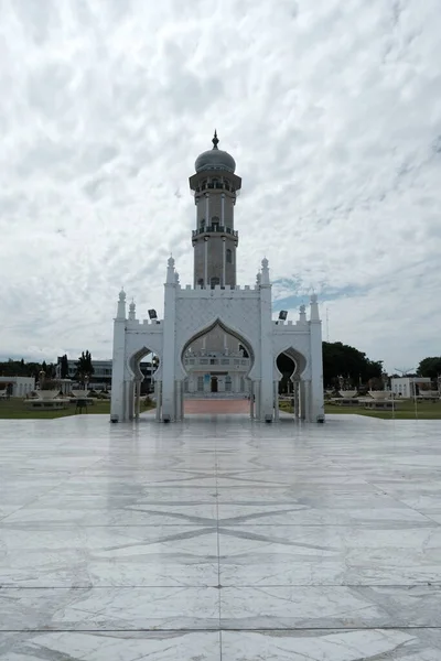 Banda Aceh Indonesia August 2022 Photo Baiturrahman Mosque Showing Minaret — Stock Photo, Image