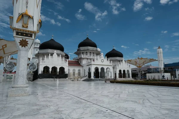 Banda Aceh Endonezya Ağustos 2022 Sabah Soldan Çekilen Baiturrahman Camii — Stok fotoğraf