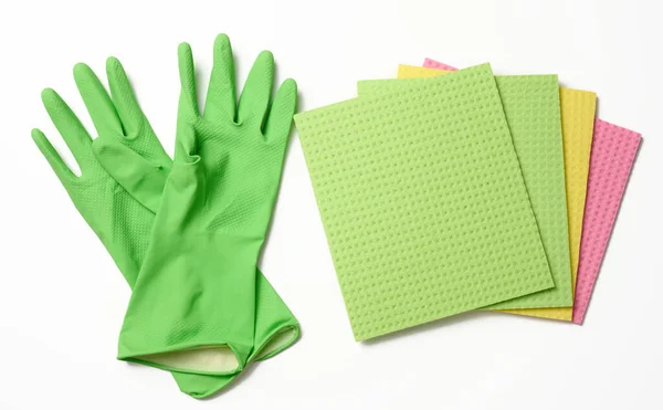 Zielony Dywan Gumowe Rękawiczki Czyszczenia Białym Tle Płaski — Zdjęcie stockowe