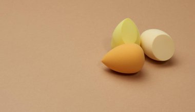 Kozmetik ve vakıf için oval yumurta şekilli süngerler, kopyalama alanı