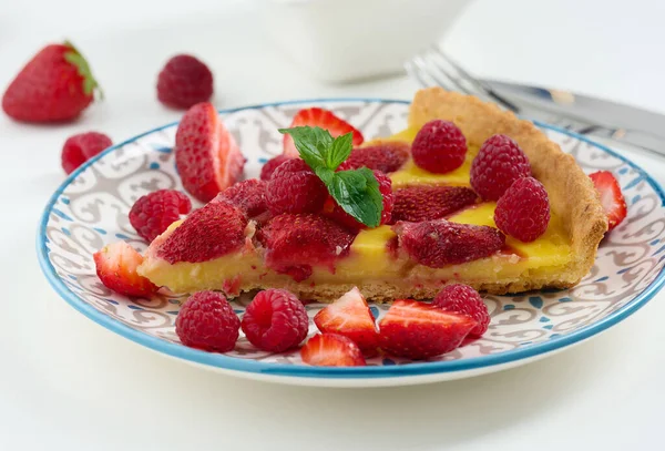 Quiche Red Strawberries Raspberries White Table Top View — Stock Fotó