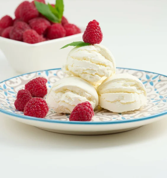 Vanilla Ice Cream Balls Red Raspberries Plate — Stockfoto