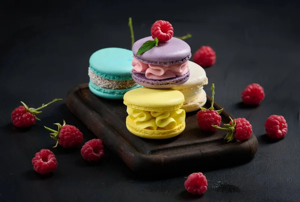 Stack Multi Colored Macaroons Wooden Board Delicious Dessert — Fotografia de Stock