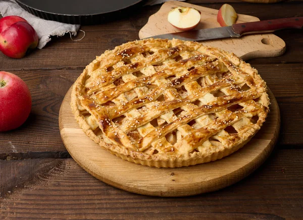 Tarte Aux Pommes Ronde Cuite Four Sur Une Table Bois — Photo