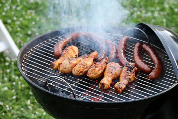 Barbecue Chicken Sausages Garden — Stockfoto