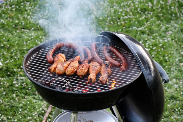 Barbecue Chicken Sausages Garden — Stockfoto