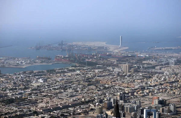 Burj Halife 'den Dubai manzarası, dünyanın en yüksek kulesi.