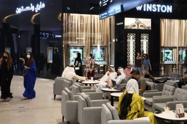 Ramazan sonunda, Kurban Bayramı 'nda Dubai Alışveriş Merkezi.