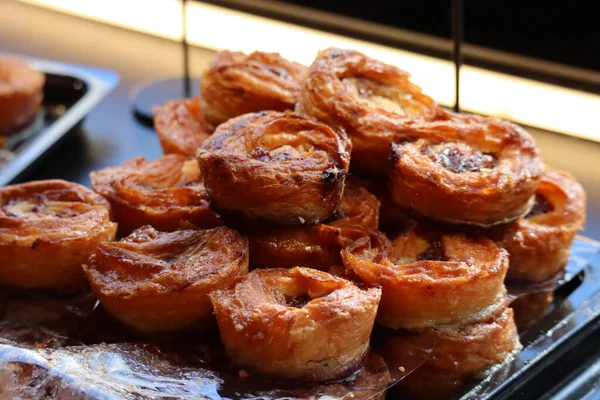 Kouign Amann Lamine Hamurdan Yapılmış Tatlı Bir Breton Keki — Stok fotoğraf