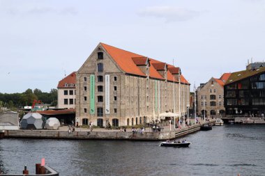 Kopenhag Limanı 'ndaki eski binalar