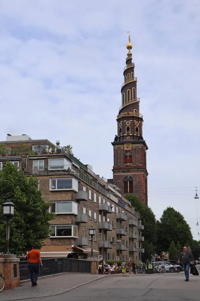 コペンハーゲンのVor Frelser Kirke Chuchのツイストタワー — ストック写真