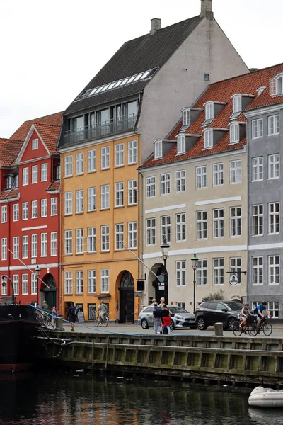 ニャーバン地区のコペンハーゲンのカラフルなファサード — ストック写真