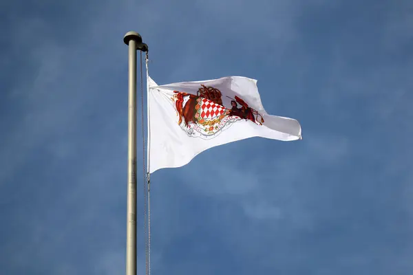 Vlag Van Het Vorstendom Monaco Het Kasteel Van Grimaldi — Stockfoto