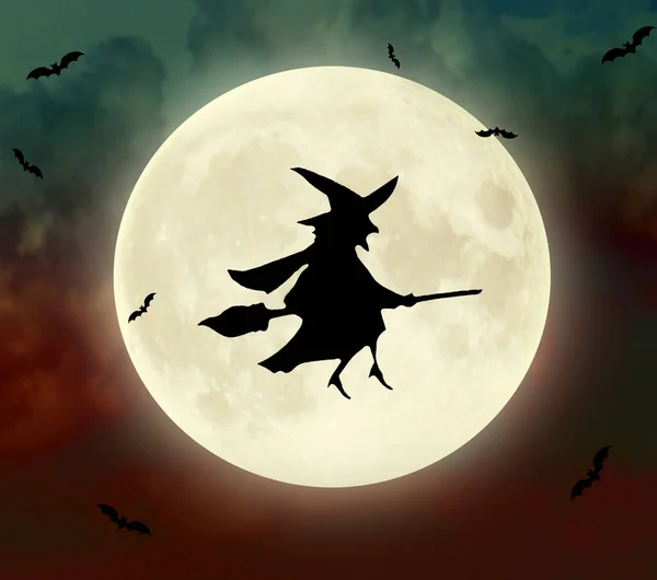 Ведьма Метле Ночном Небе Ночь Хэллоуина — стоковое фото