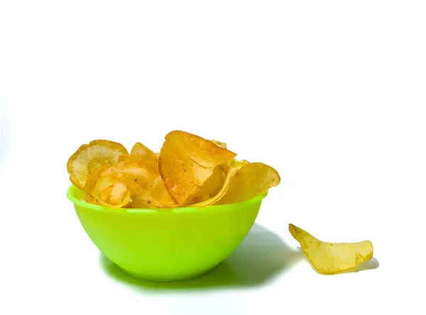 Green Bowl Delicious Potato Chips Isolated White Background Potato Chips — Fotografia de Stock