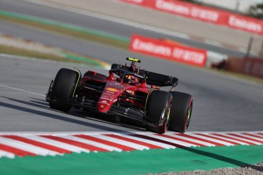 Moskova, Rusya-Mayıs, 2017: Yoldaki kırmızı arabanın formülü.