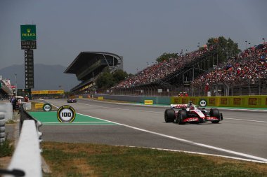  Kevin Magnussen (SVE) Haas VF-22