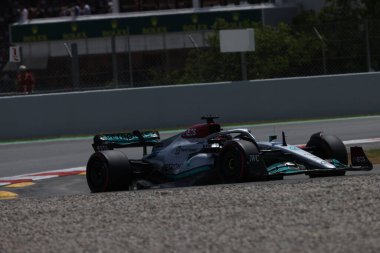 Şehirdeki bir motosiklet görüntüsü.