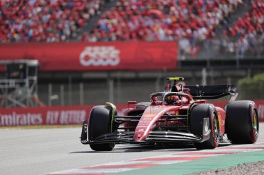 Moskova, Rusya-Mayıs, 2018: Barselona şehrindeki kırmızı motosiklet.
