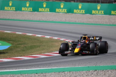 Formül yarış pistinin başlangıç yolu..