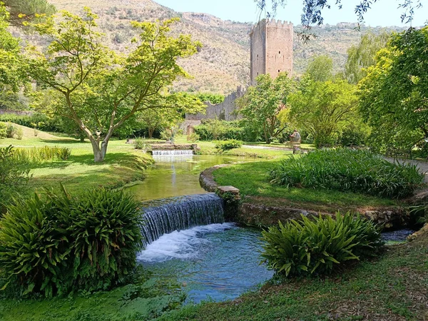 Ninfa Park Dokonalá Směs Přírody Vody Flóry Fauny Starověkých Zřícenin — Stock fotografie