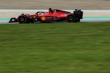 Charles Leclerc (MON) Ferrari F1-75 