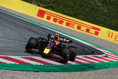 Sergio Perez (MEX) Redbull Racing RB18