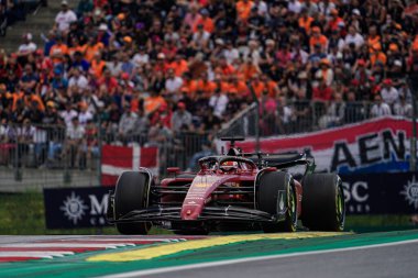 Charles Leclerc (MON) Ferrari F1-75