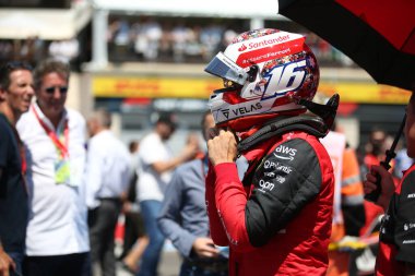 24 Temmuz 2022 Le Castellet, Fransa - F1 2022 Fransa GP - Yarış ızgarası - Charles Leclerc (MON) Ferrari F1-75 