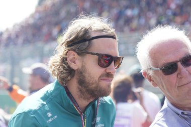  Sebastian Vettel (GER) Aston Martin AMR22