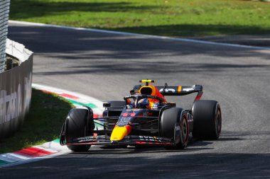 Sergio Perez (MEX) Redbull Racing RB1