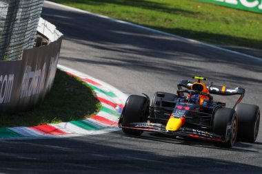 Sergio Perez (MEX) Redbull Racing RB1